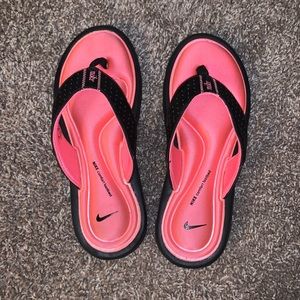 💖 PINK NIKE MEMORY FOAM SANDALS 💖